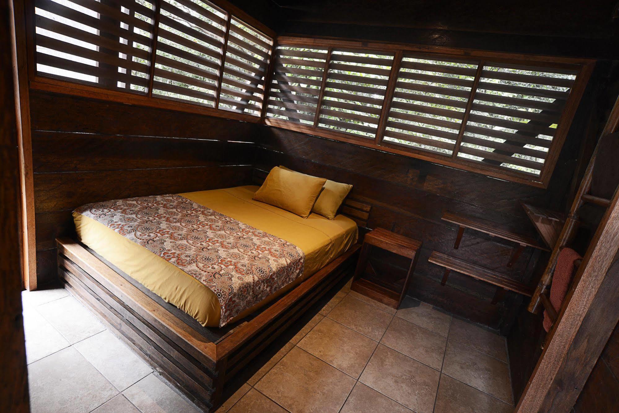 Jamu Lodge Puerto Montufar Eksteriør billede