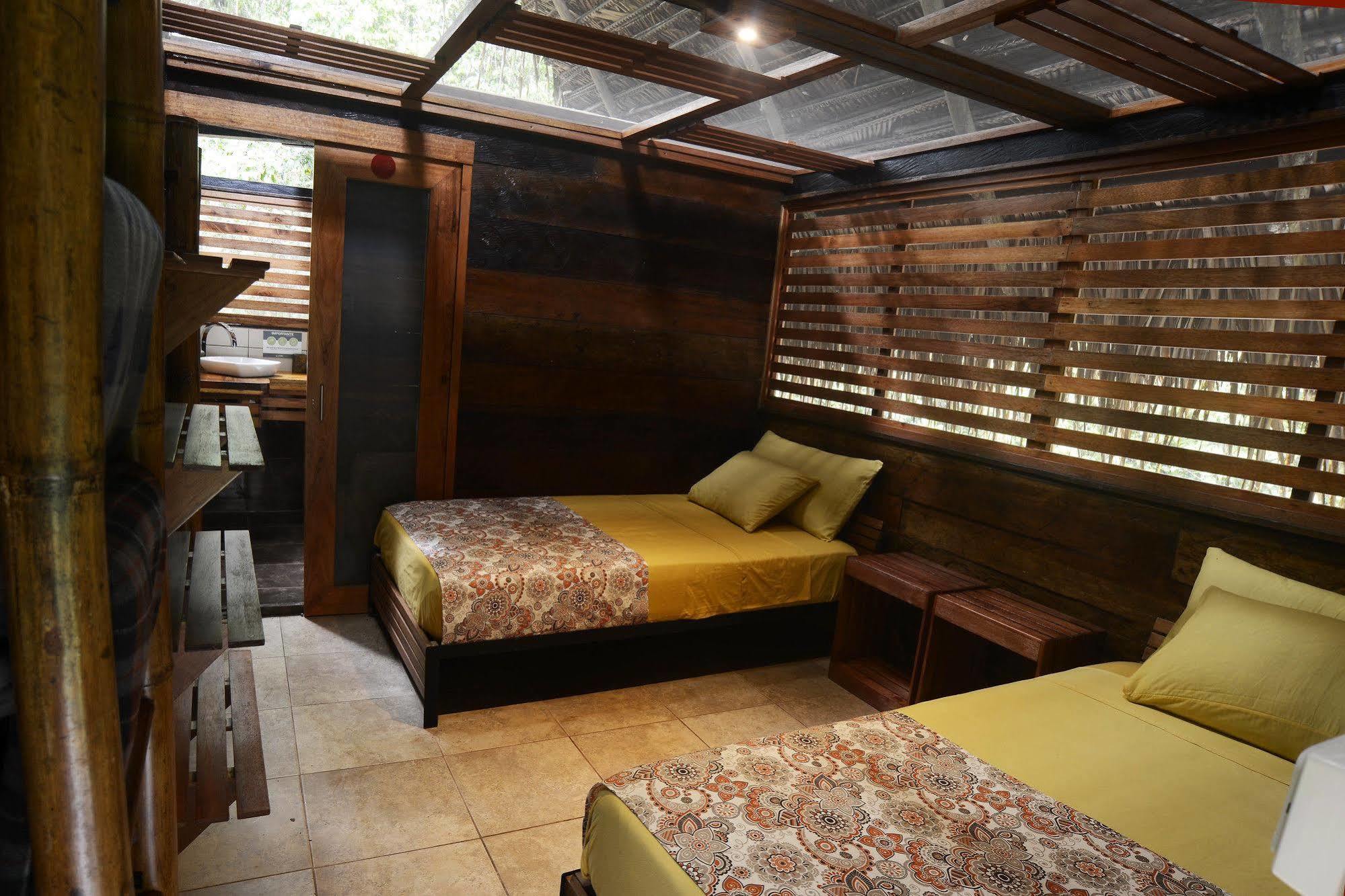 Jamu Lodge Puerto Montufar Eksteriør billede