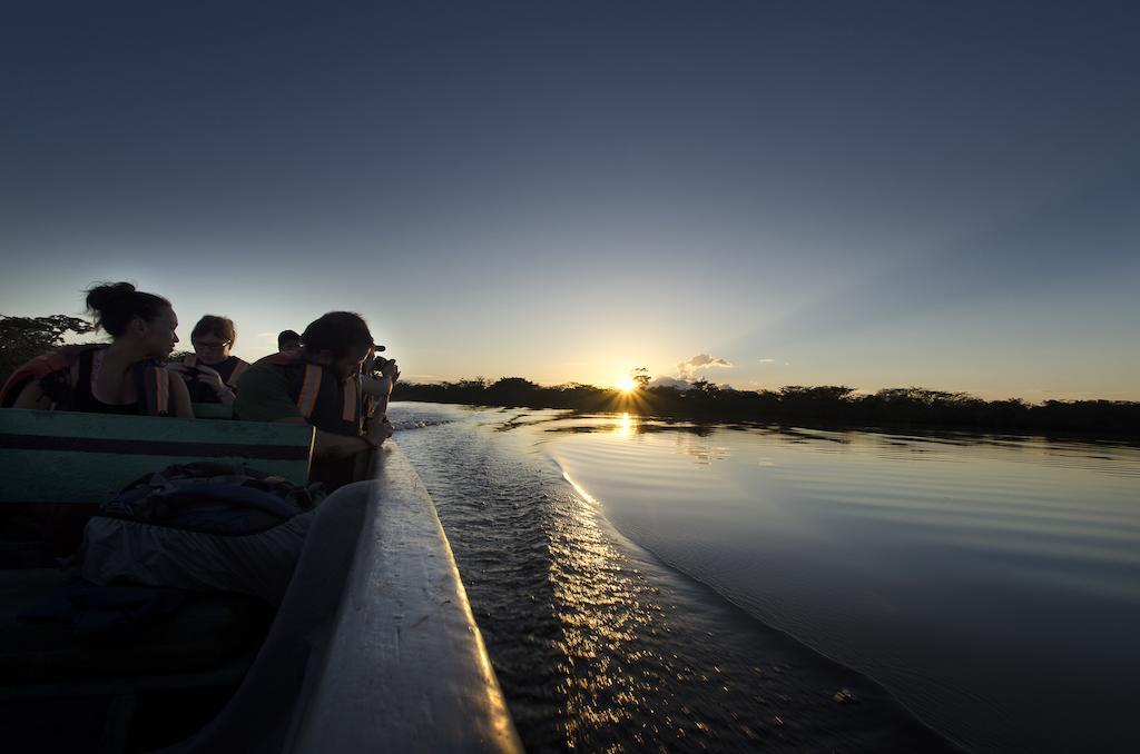 Jamu Lodge Puerto Montufar Eksteriør billede