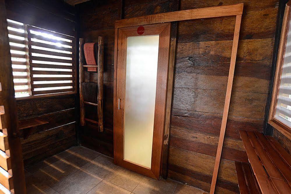 Jamu Lodge Puerto Montufar Eksteriør billede